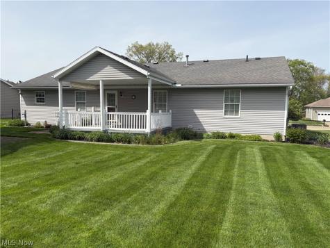 4825 Woodstone Avenue NW Canton OH 44647