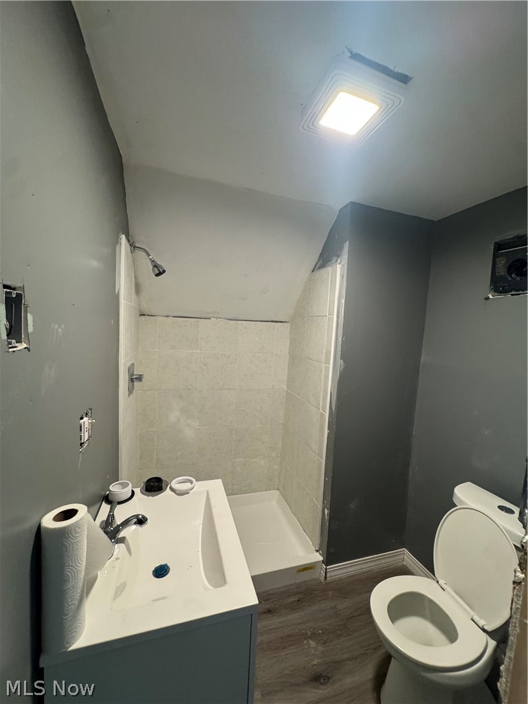 2201 E 86th Street Cleveland OH 44106