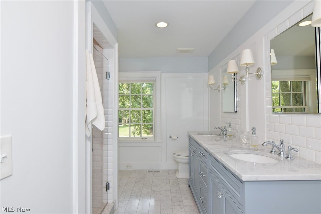 2849 Glengary Road Shaker Heights OH 44120