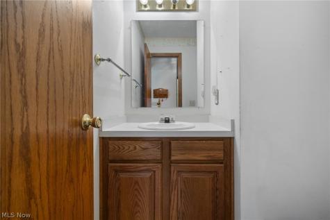 7567 Oakdale Street NW Massillon OH 44646