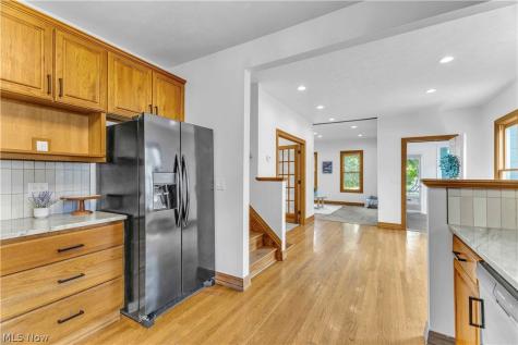 131 N Vine Street Medina OH 44256