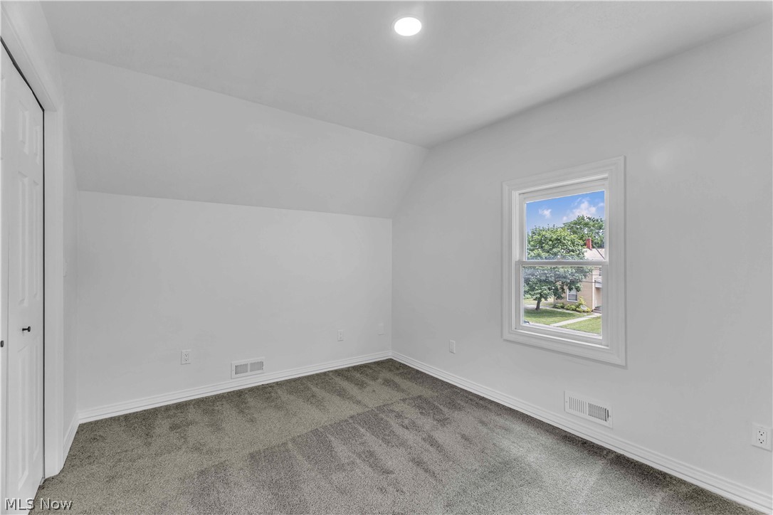 131 N Vine Street Medina OH 44256