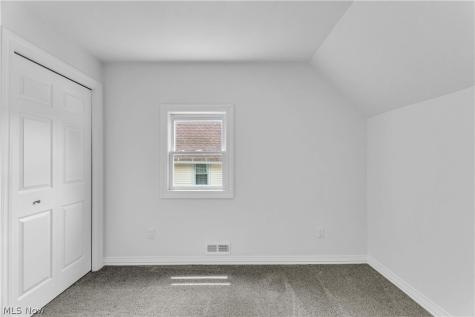 131 N Vine Street Medina OH 44256