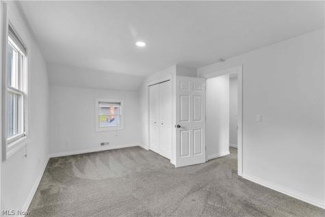 131 N Vine Street Medina OH 44256