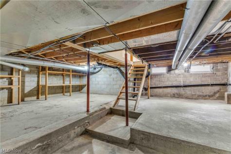 131 N Vine Street Medina OH 44256