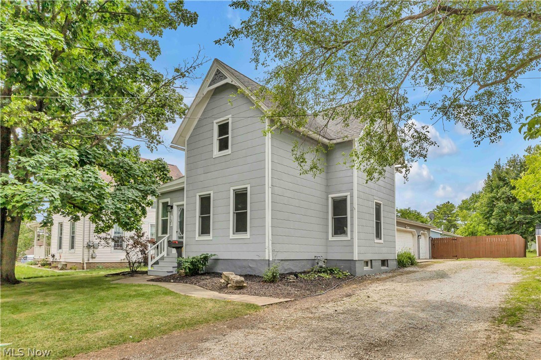 131 N Vine Street Medina OH 44256