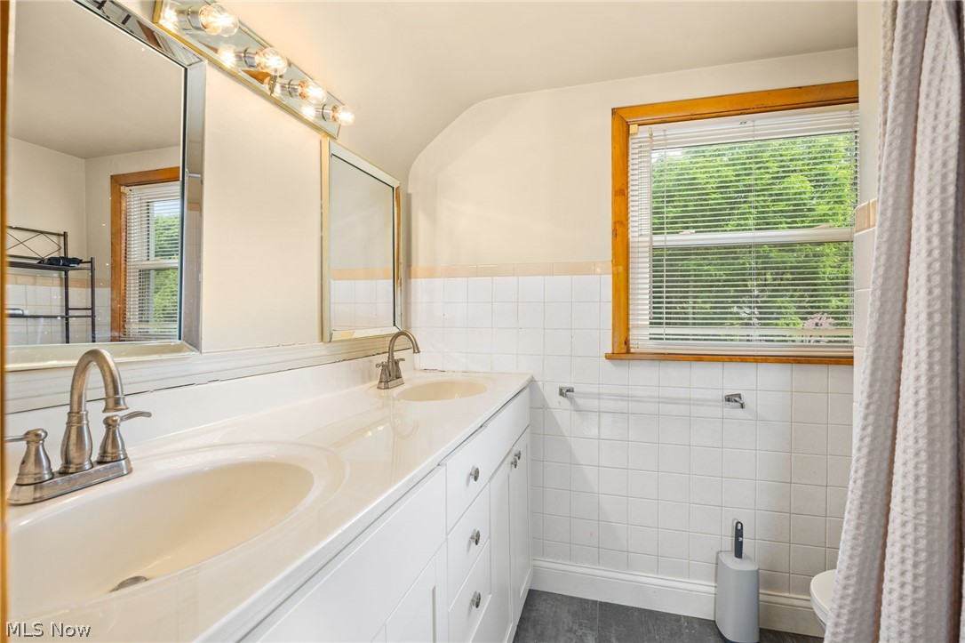 1881 Adelaide Boulevard Akron OH 44305