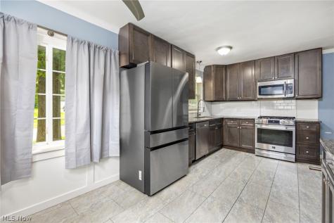 1881 Adelaide Boulevard Akron OH 44305