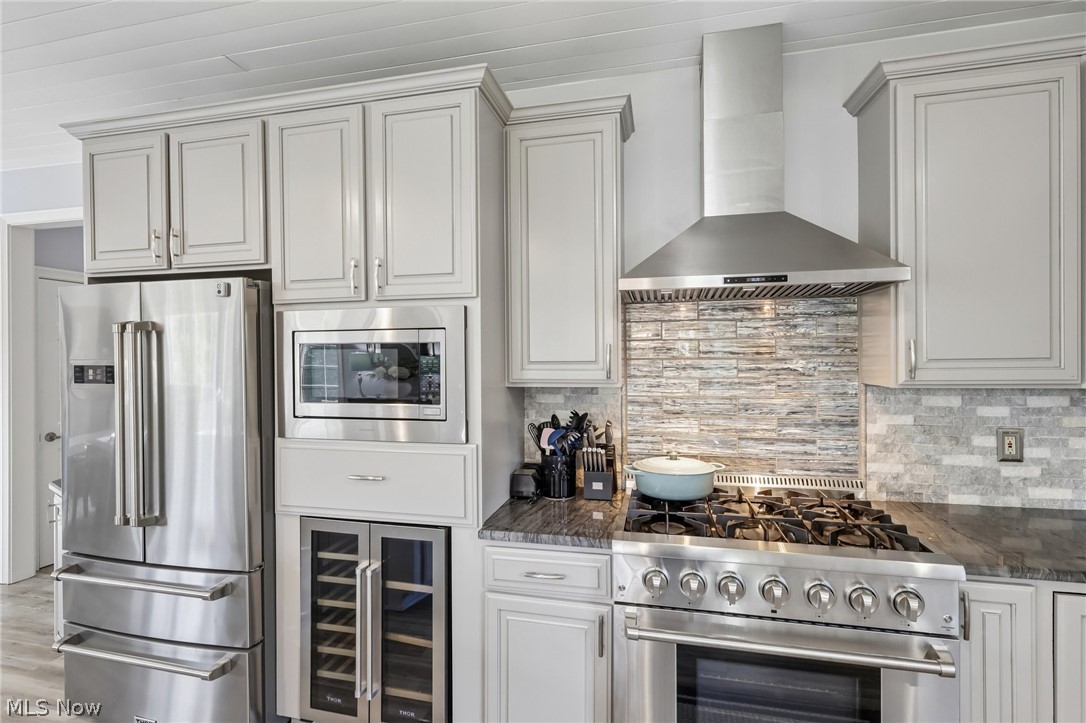 3263 Excalibur Avenue Westlake OH 44145