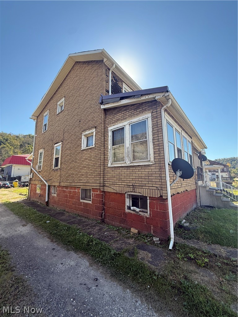 622 Yankee Street Wellsburg WV 26070