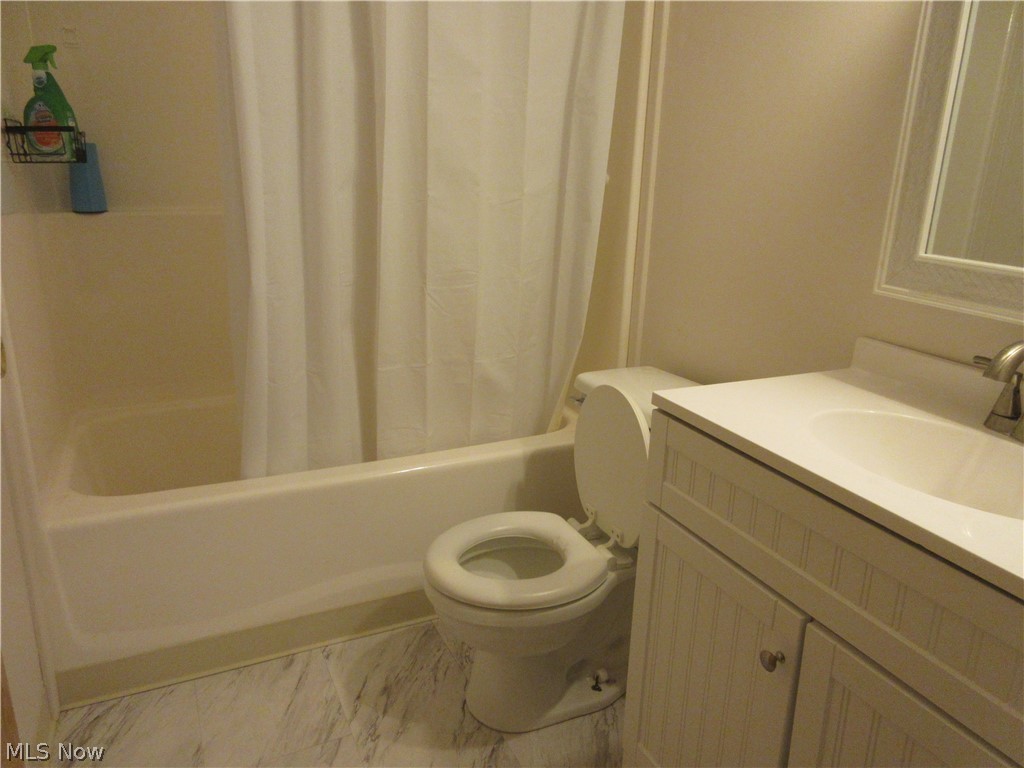 5232 Russel Road Andover OH 44003