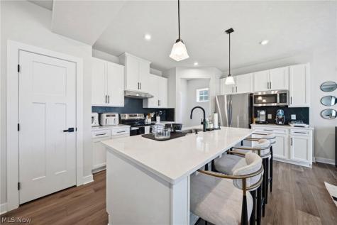 8082 Cora Court North Ridgeville OH 44039