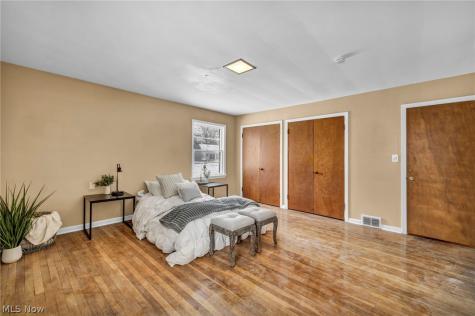 1081 Carver Road Cleveland Heights OH 44112