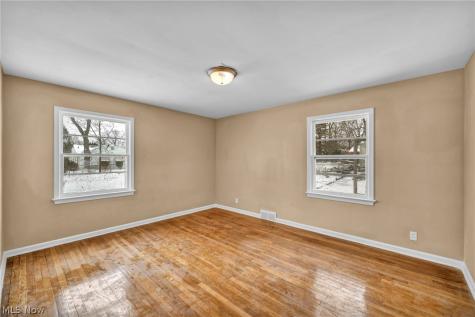 1081 Carver Road Cleveland Heights OH 44112