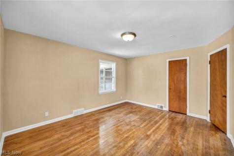 1081 Carver Road Cleveland Heights OH 44112