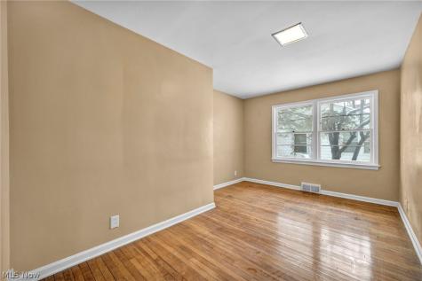 1081 Carver Road Cleveland Heights OH 44112