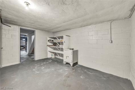 1081 Carver Road Cleveland Heights OH 44112