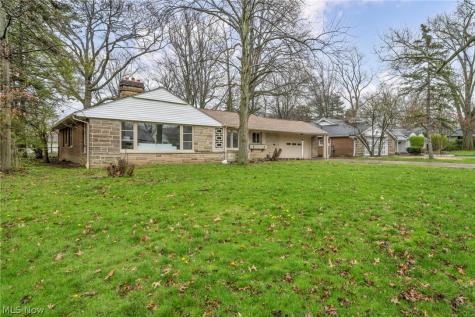 1081 Carver Road Cleveland Heights OH 44112