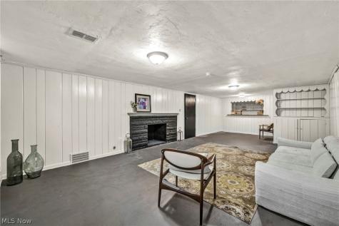 1081 Carver Road Cleveland Heights OH 44112
