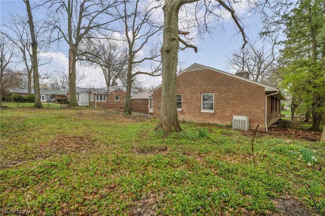 1081 Carver Road Cleveland Heights OH 44112