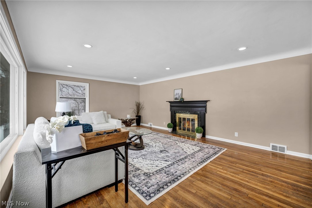 1081 Carver Road Cleveland Heights OH 44112