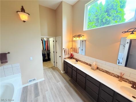 3676 Truxton Place Avon OH 44011