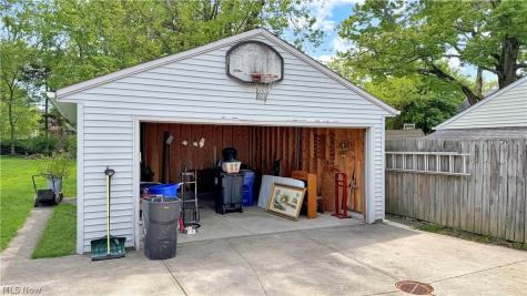 16901 W Park Road Cleveland OH 44111