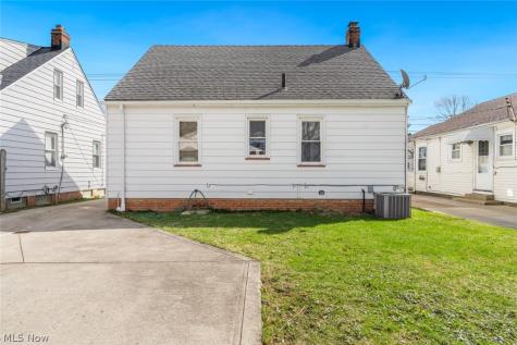 1206 Lander Road Mayfield Heights OH 44124