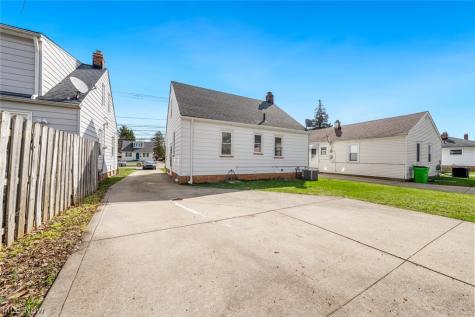 1206 Lander Road Mayfield Heights OH 44124