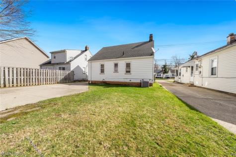 1206 Lander Road Mayfield Heights OH 44124