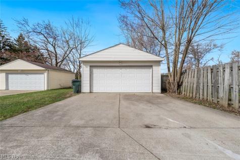 1206 Lander Road Mayfield Heights OH 44124