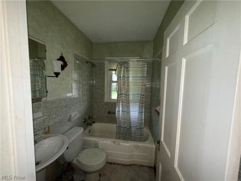 57 Leighton Avenue Youngstown OH 44512
