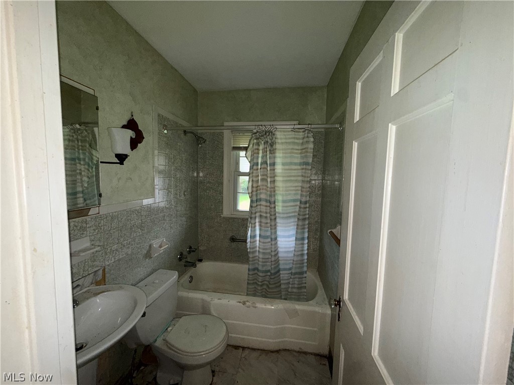 57 Leighton Avenue Youngstown OH 44512