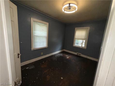 57 Leighton Avenue Youngstown OH 44512