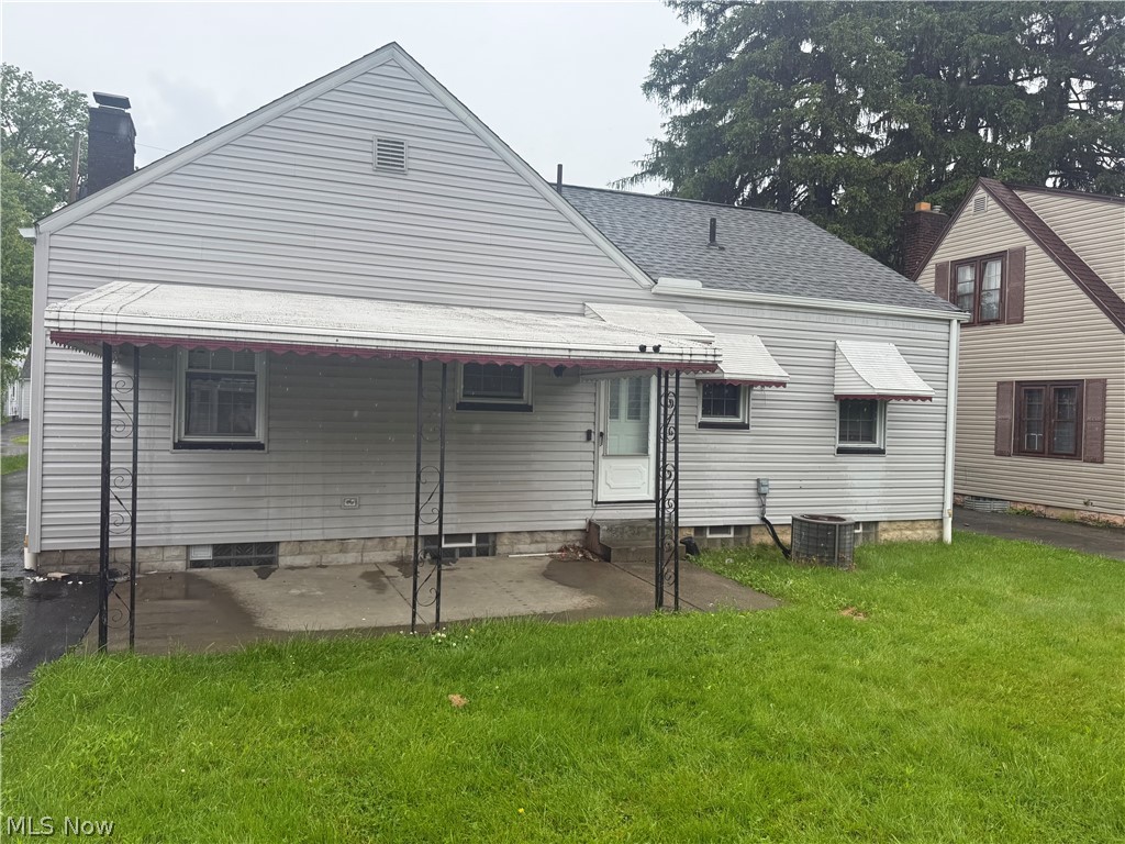 57 Leighton Avenue Youngstown OH 44512