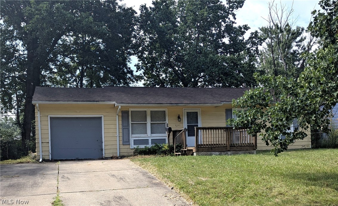 3231 Williamsburg Street NW Warren OH 44485