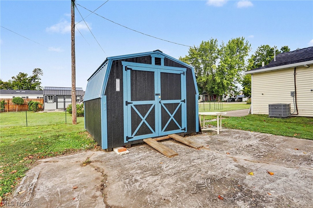 57 W 1st Street Frazeysburg OH 43822