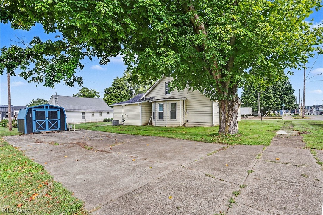 57 W 1st Street Frazeysburg OH 43822