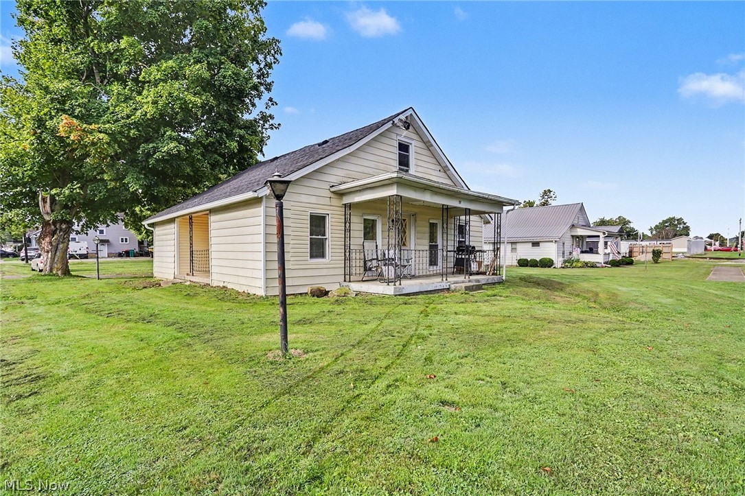 57 W 1st Street Frazeysburg OH 43822