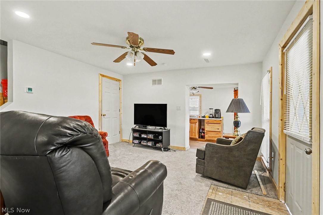 57 W 1st Street Frazeysburg OH 43822