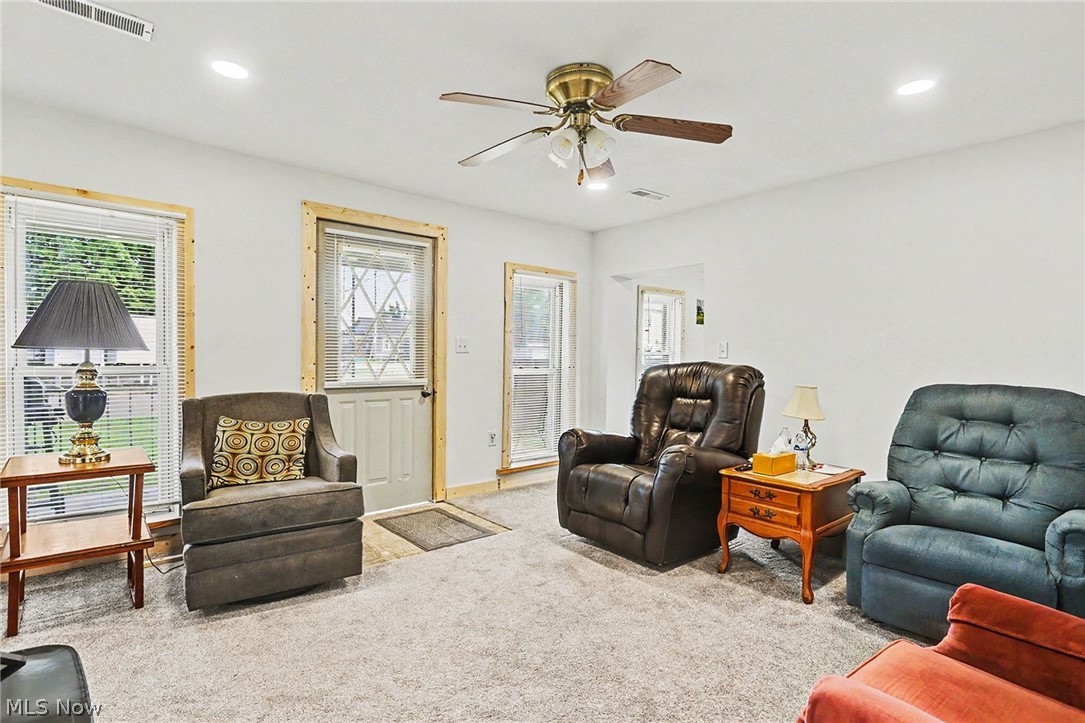 57 W 1st Street Frazeysburg OH 43822