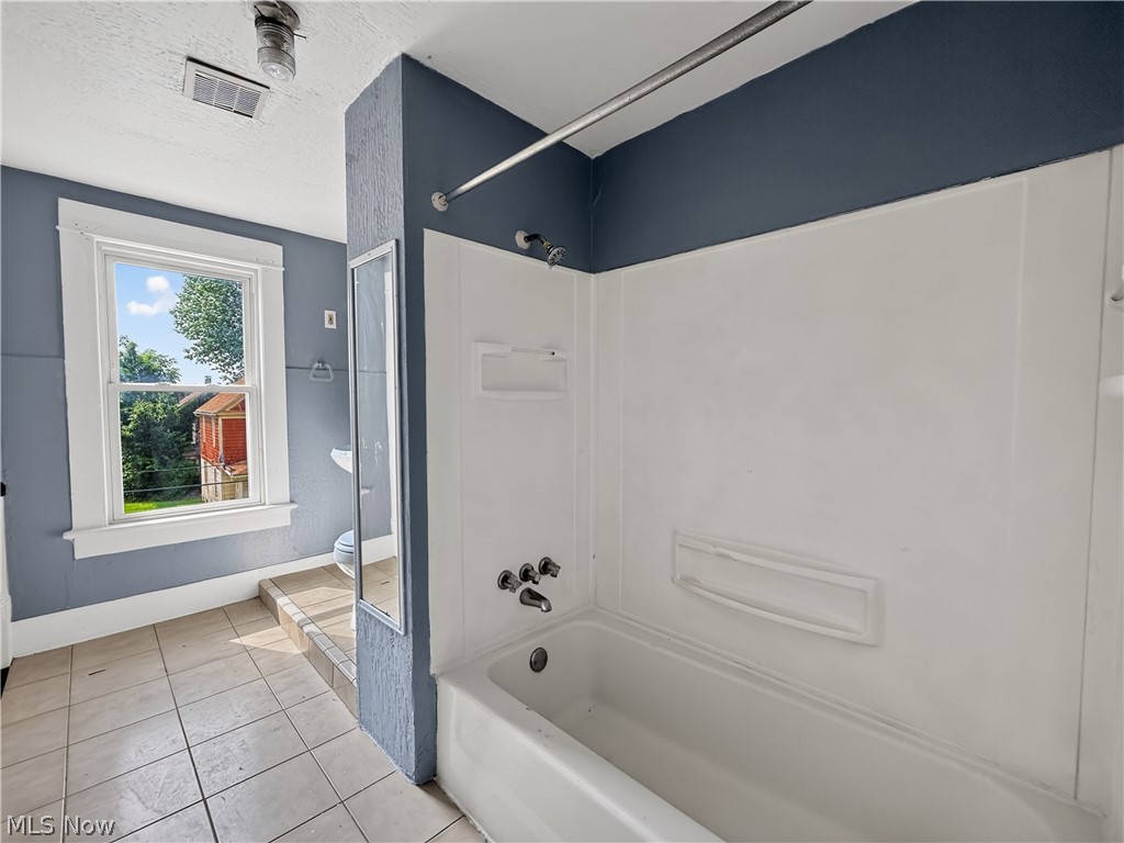 513 Rentschler Street Akron OH 44304