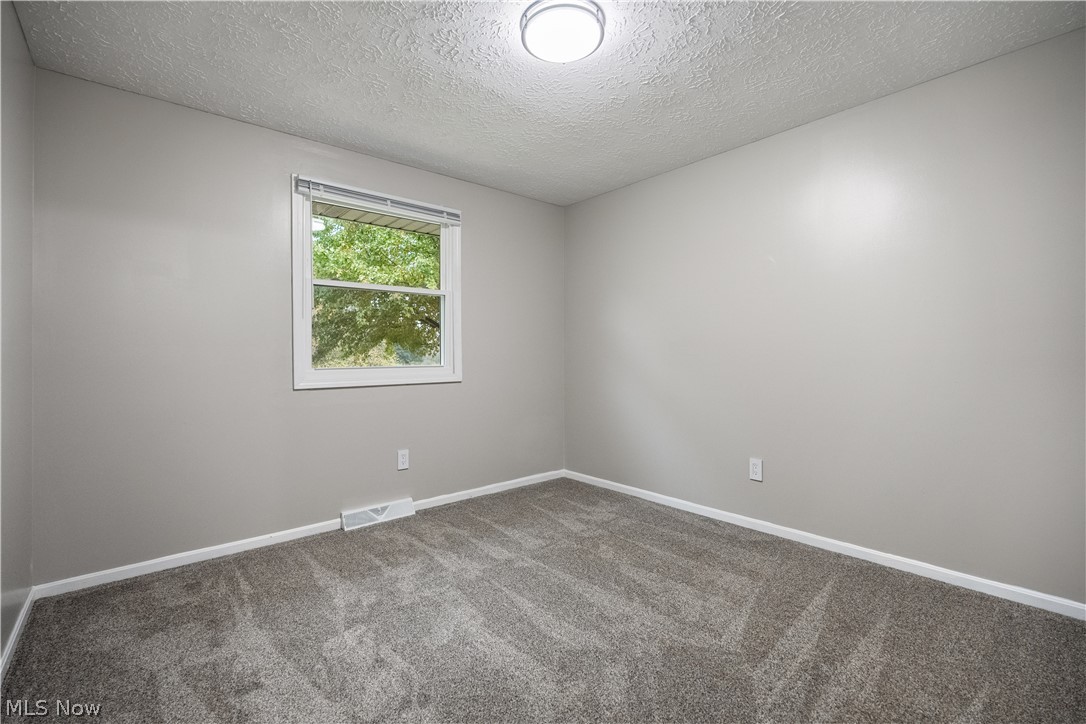 1333 Clarence Street NW Uniontown OH 44685