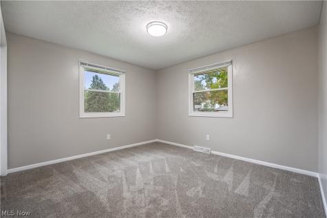 1333 Clarence Street NW Uniontown OH 44685