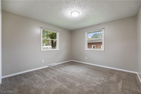 1333 Clarence Street NW Uniontown OH 44685