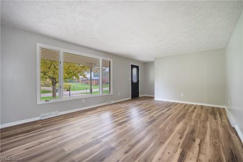 1333 Clarence Street NW Uniontown OH 44685
