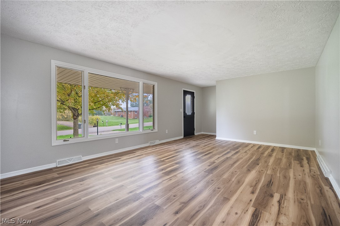 1333 Clarence Street NW Uniontown OH 44685