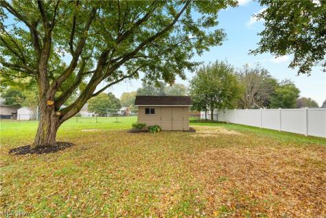 1333 Clarence Street NW Uniontown OH 44685