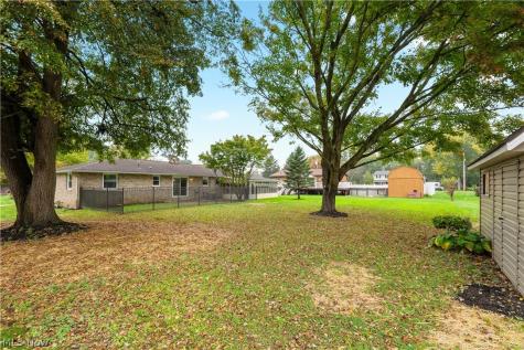 1333 Clarence Street NW Uniontown OH 44685