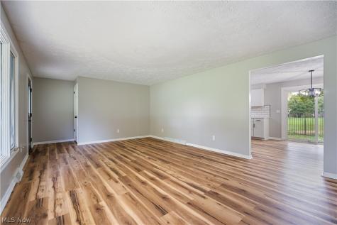1333 Clarence Street NW Uniontown OH 44685